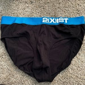 2(X)IST Briefs